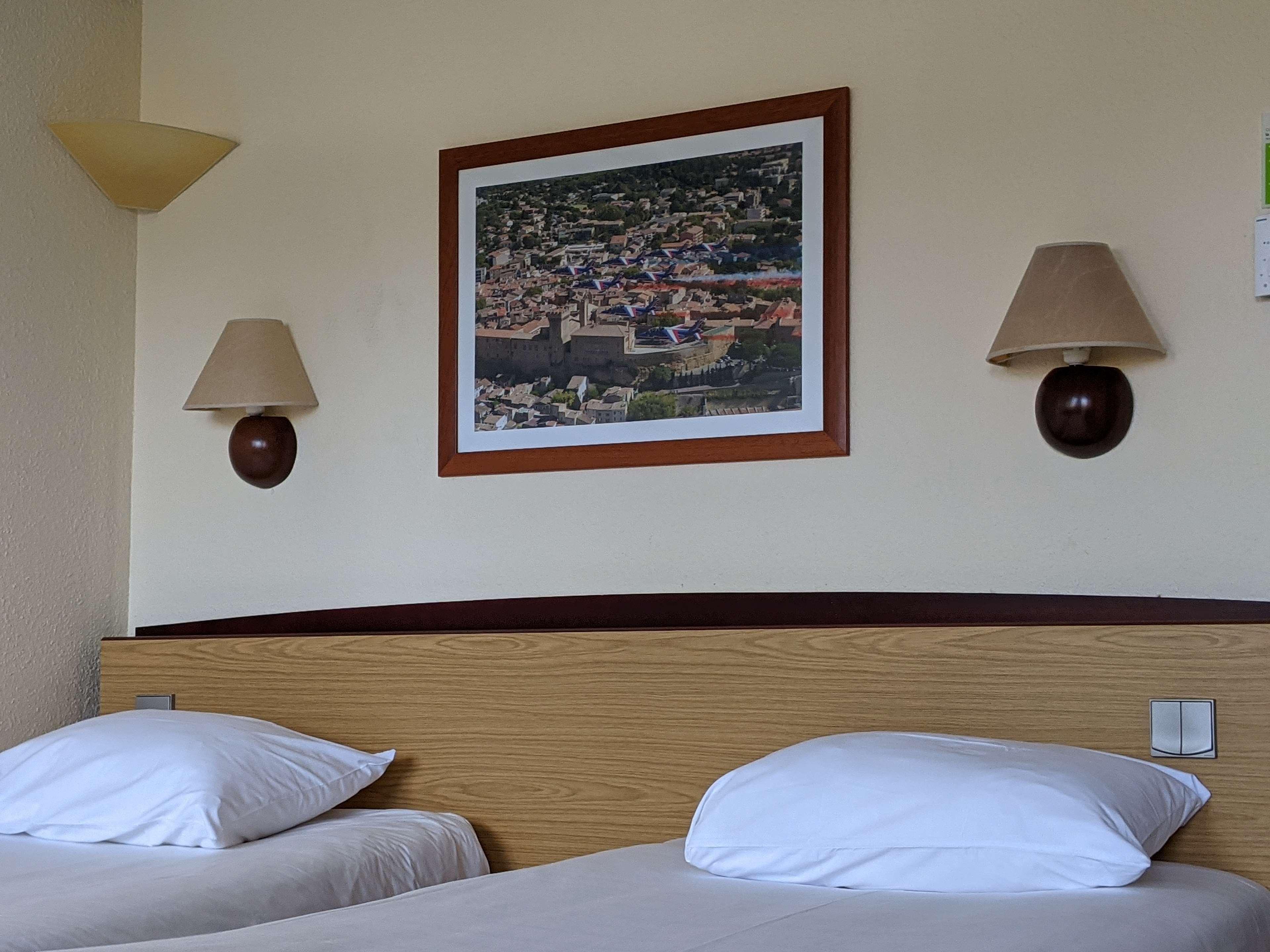 Campanile Salon-De-Provence Hotel Buitenkant foto