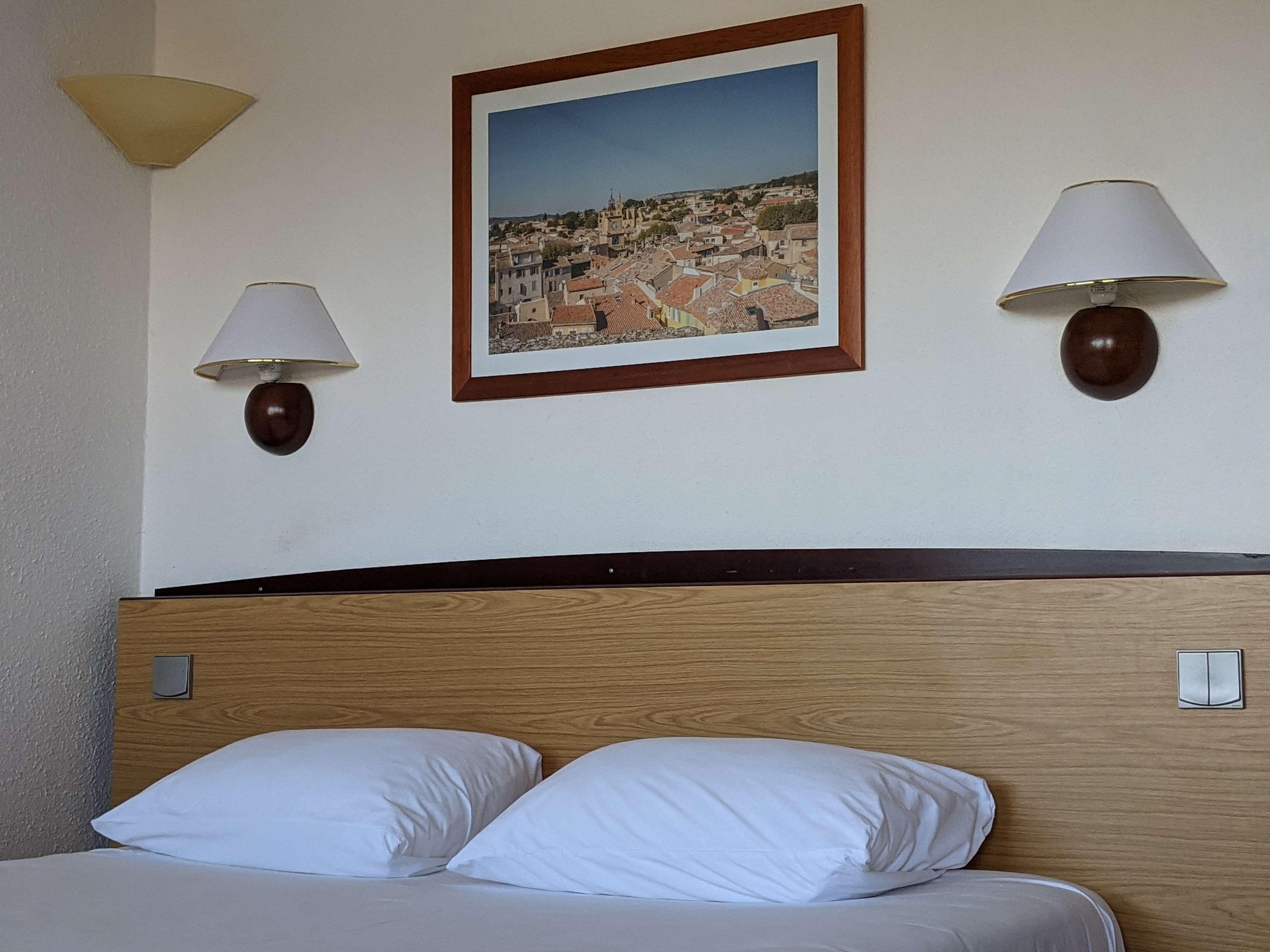 Campanile Salon-De-Provence Hotel Buitenkant foto